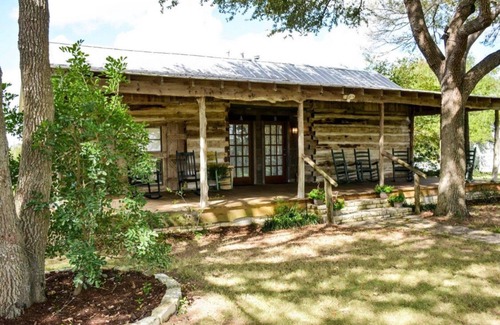 Round Top Cabin | Relive History in an 1850's era Log Cabin With modern Amenities (A)