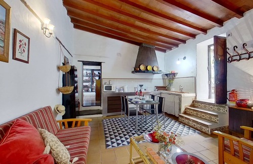 Valle de Guerra Villa | Remarkable 4-Bed Villa