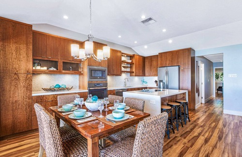 Downtown Lahaina Condo | Remarkable Oceanfront Living Awesome Location