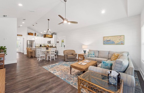 Magnolia Bluffs House | Reminiscing, just a few short minutes to the beach