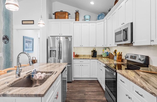 Magnolia Bluffs House | Reminiscing, just a few short minutes to the beach