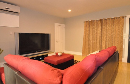 Monrovia House | Remodeled 1905 Vintage Home, Walking To Old Town W/fri. Farmer's Mkt