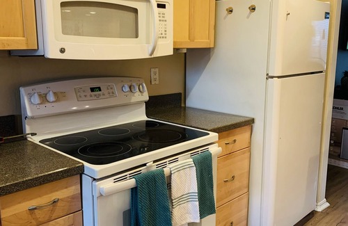 Waimea House | Remodeled 2bdr condo in the heart of Waimea town -15min drive from Beach