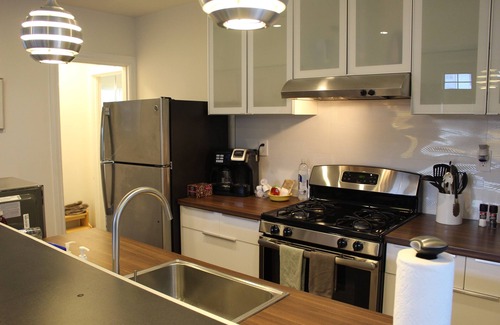 North Central Apartment | Remodeled 2BR in Downtown San Mateo