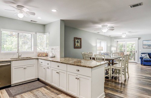 Hilton Head Island Condo | Remodeled 3 bedroom villa with complex pool access