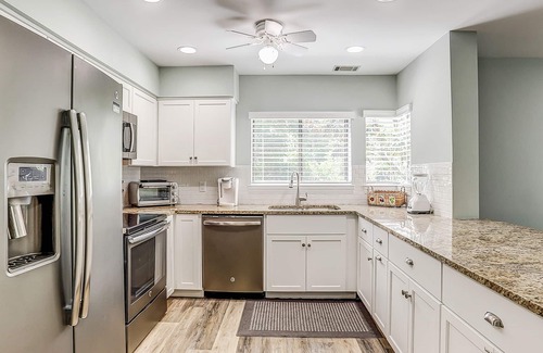 Hilton Head Island Condo | Remodeled 3 bedroom villa with complex pool access