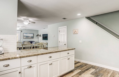 Hilton Head Island Condo | Remodeled 3 bedroom villa with complex pool access