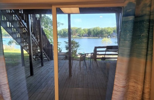 Le Roy Cottage | Remodeled 3BR 2BA Beachfront Cottage, Pet Friendly. All-Sports Lakefront