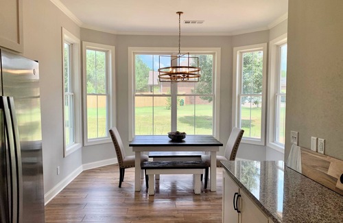 Oxford House | Remodeled cozy home with a beautiful view!