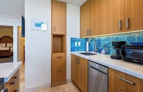 Kihei Apartment | Remodeled prime oceanfront 1 bedroom Kihei gemn