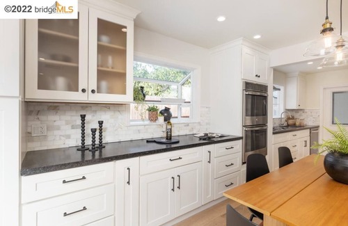 North Berkeley House | Remodeled Quiet Townhome with Spacious Yard - Walking distance to UC Berkeley