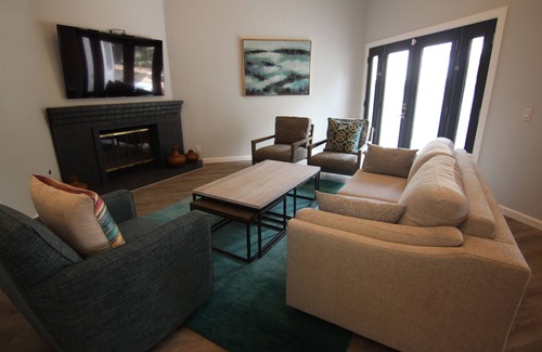 Bay Terraces House | Remodeled San Diego 3 bed, 2.5 bath with enclosed private, furnished backyard!