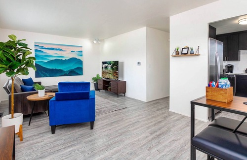 South Richland House | Remodeled Two BR With Queen Beds, WIFI and W/D!