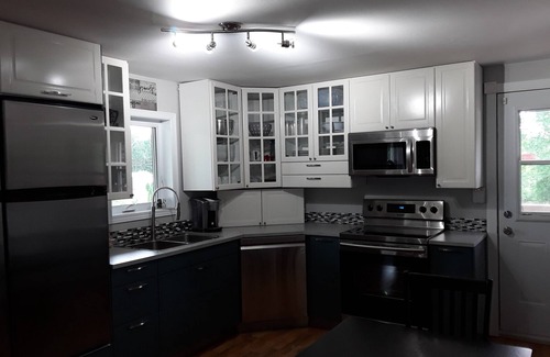 Jonquiere Cottage | Rendez-vous Chez Mimi.nCITQ Registration # 302651