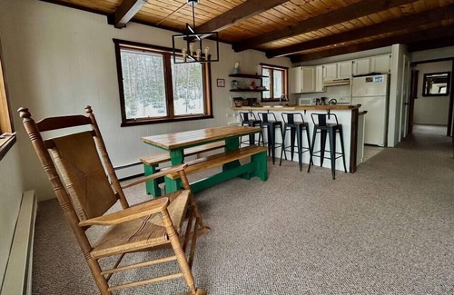 Upson Cabin | Rendezvous Cabin ~ A/C & Ensuite Sauna & More!