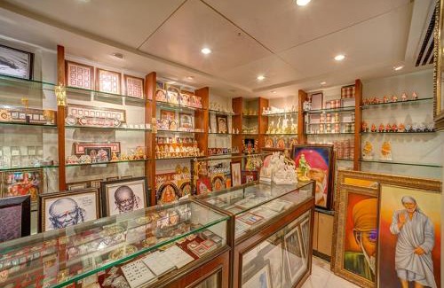 Shirdi Hotel | Renest Shraddha Inn - Shirdi
