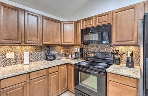 Old Southwest House | Reno Home w/Deck: 1 Mi to Riverwalk District!