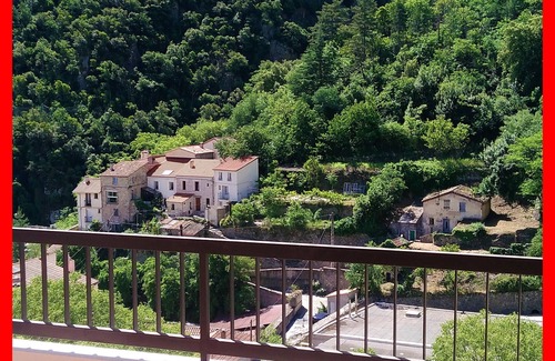 Amelie-les-Bains-Palalda Apartment | Renovated south-facing studio + Parking