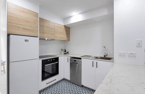 Port Douglas Apartment | Renovated 1 Bedroom Apartment @ The Queenslander