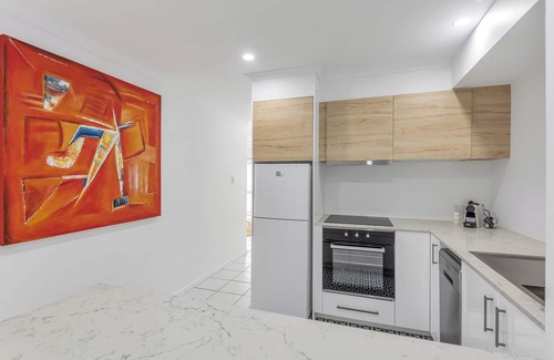 Port Douglas Apartment | Renovated 1 Bedroom Apartment @ The Queenslander