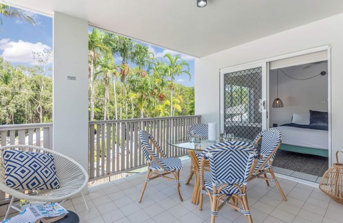Port Douglas Apartment | Renovated 1 Bedroom Apartment @ The Queenslander