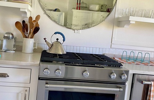 Town of Southold Town Cottage | Renovated 1930's cottage on the water near Greenport with WiFi, AC