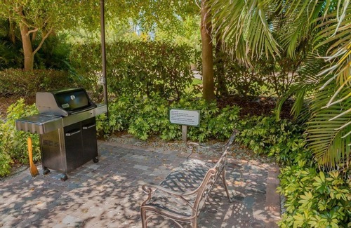 Sanibel Condo | Renovated, 2 + BR+Den/2 Bath Condo/Gulf View, R202 GREAT REVIEWS/Sundial East