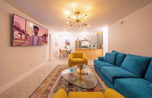 Bay Esplanade Apartment | Renovated 2025 - Retro Beach Oasis with Color Pop