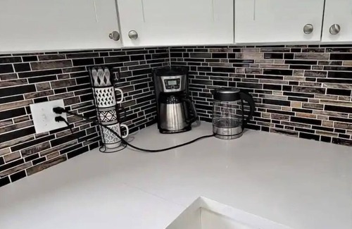 Coral Springs House | Renovated 3 Bedroom +DEN/2 bath Heated POOL House