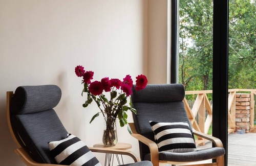 Salkhino House | Renovated 3-bedroom House in Nature | Iskia Estatenn