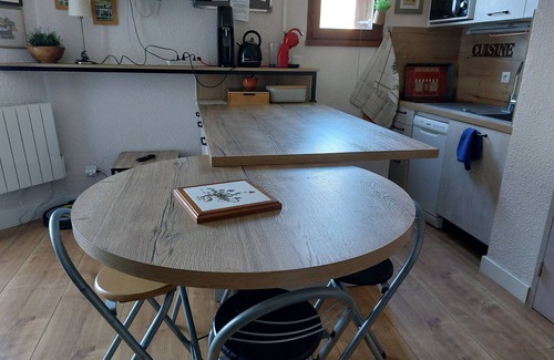 Embrun Apartment | Renovated apartment close to the lake