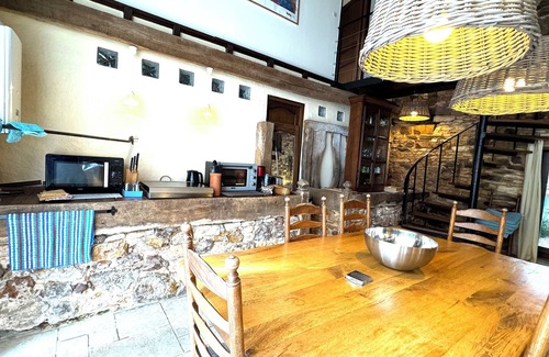 Frayssinet-le-Gelat House | Renovated barn in 1823 farmhouse. Garden and shared pool.