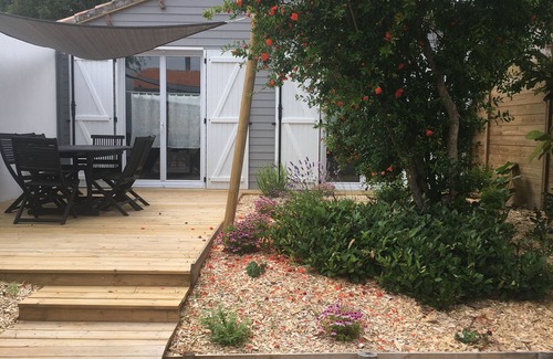 Barbatre Cottage | Renovated Beach House with Terrace and WiFi, 500m from Boucholeurs Beach