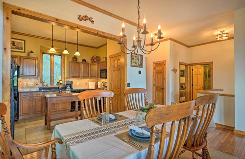 Mountain Air Condo | Renovated Burnsville Condo in Gated Community