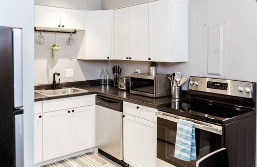 Downtown Columbus Apartment | Renovated Central D❤German Village/Children's Hospital