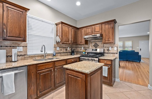 Fort Smith House | Renovated Century Home - Spacious 3 Bed, 2.5 Bath: Near Museums and Downtown!