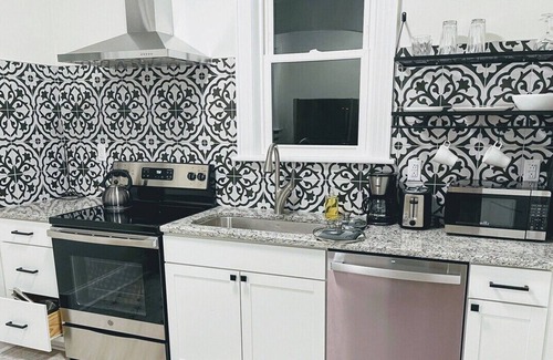 Forest Hills Apartment | Renovated, Clean 1 bedroom in Forest Hills - A