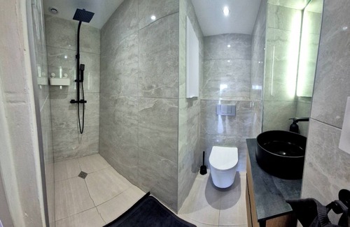 Saint-Barnabe House | Renovated cottage with courtyard, air conditioning and metro 5 min away