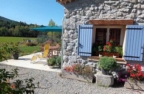 Savournon House | Renovated farmhouse in Savournon. Open countryside, at the foot of Jubeo mountain.