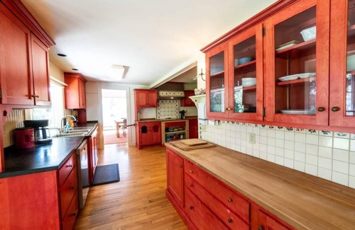 Williamstown House | Renovated, Five Bedrooms In Historic Williamstown