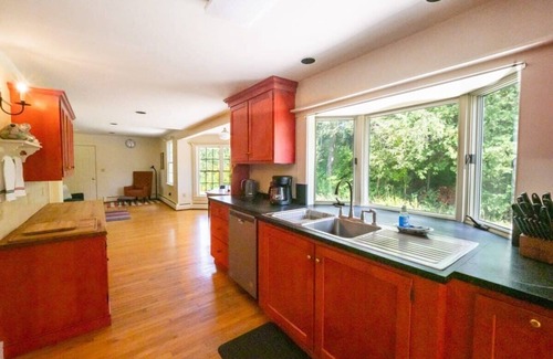 Williamstown House | Renovated, Five Bedrooms In Historic Williamstown