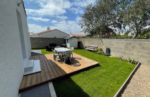Les Sables d'Olonne House | Renovated house with garden and barbecue, near the beach