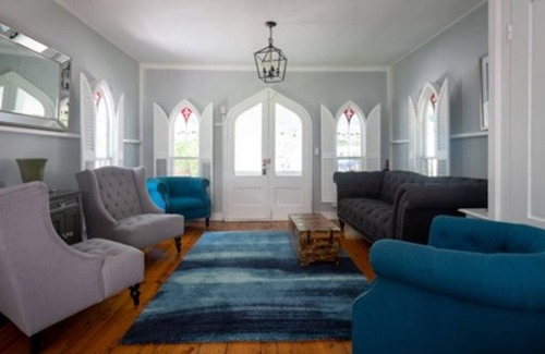 Oak Bluffs House | Renovated Historic House "The Legacy House"
