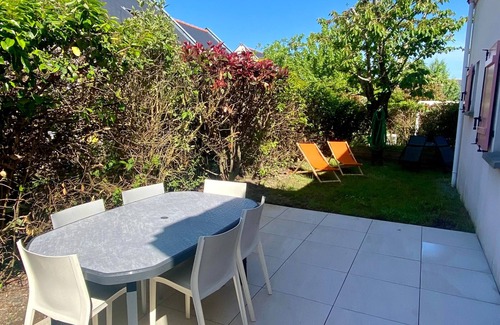 Groix House | Renovated house near the village with terrace and garden