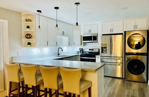 La Mesa Apartment | Renovated Loft style apartment with full kitchen, and washer/dryer!