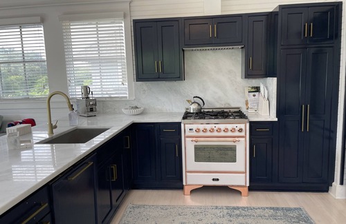 Cape Fear Station House | Renovated Luxury home Sumner’s Crescent Walk to Mikes Bites, E. Beach & Shoal’s
