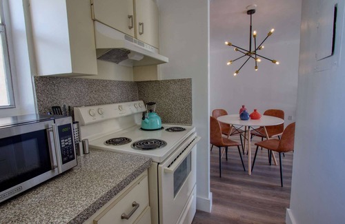 Midtown Condo | ✨ Renovated One Br w/Parking, pool and Balcony