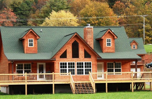 Hiawassee Cabin | Renovated Riverfront Cabin mountain views-tubing, pool, fish