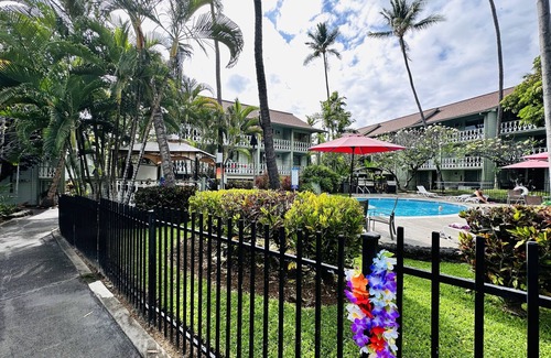 Historic Kailua Village Apartment | RENOVATED Studio By The Ocean!