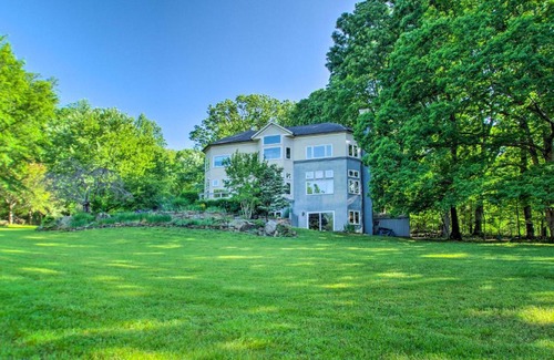 Crozet Apartment | Renovated Studio on 5 Acres - Near Vineyards!